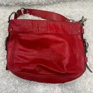 RARE COACH Zoe 赤のエナメルレザーショルダーバッグ 12735 Coach | Bags | Coach Zoe Red Patent Leather Purse 2735